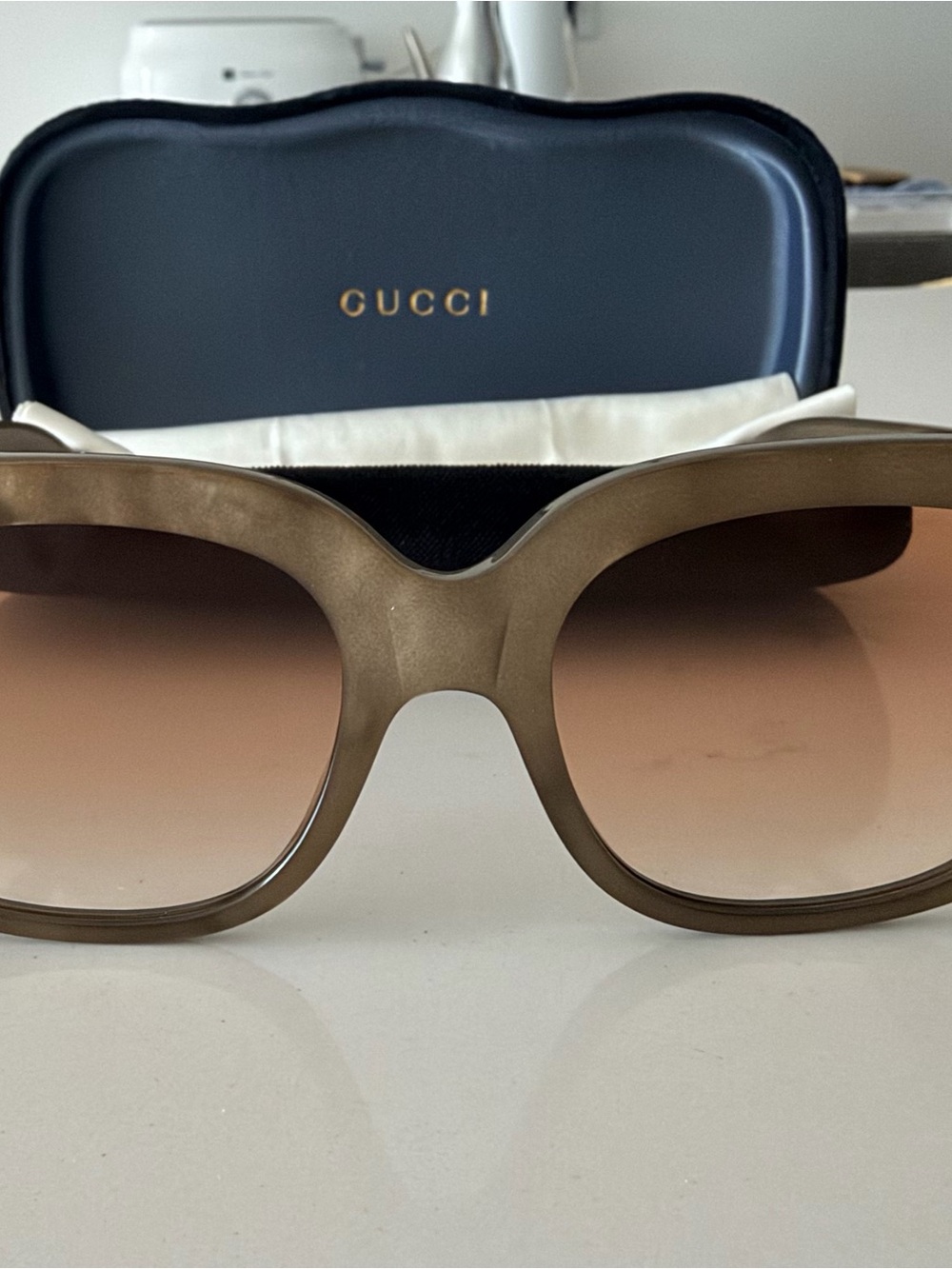 Gucci Women's Khaki Beige Gradient Oversized Sunglasses